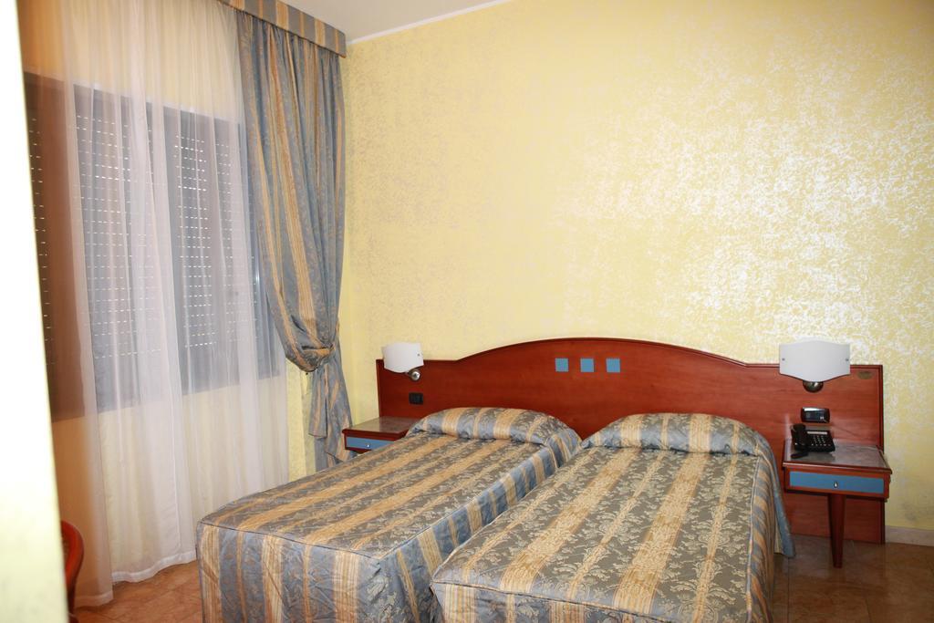 Hotel San Giuseppe - Cityhotel Catanzaro Værelse billede